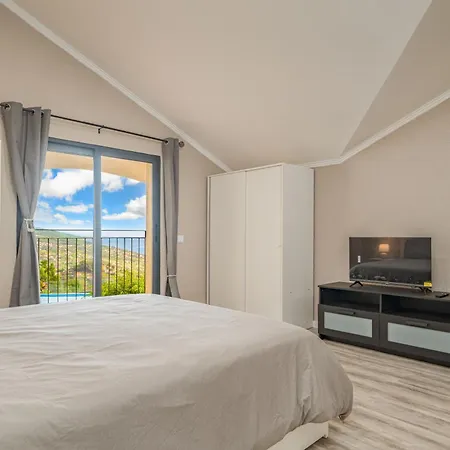 Madeira Sunrise לינה וארוחת בוקר Gaula