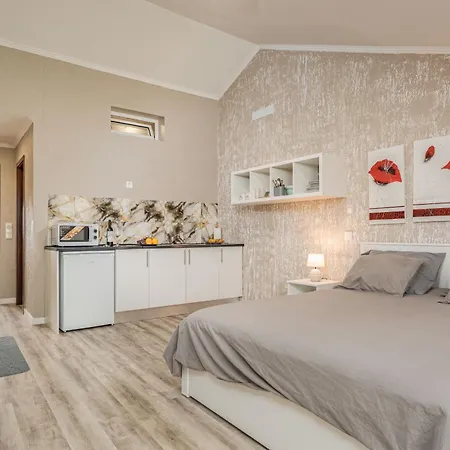 Madeira Sunrise Bed & Breakfast *