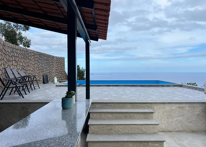 Madeira Sunrise Bed & Breakfast *