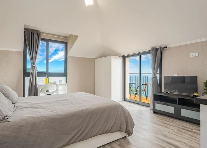 Madeira Sunrise Bed & Breakfast Gaula