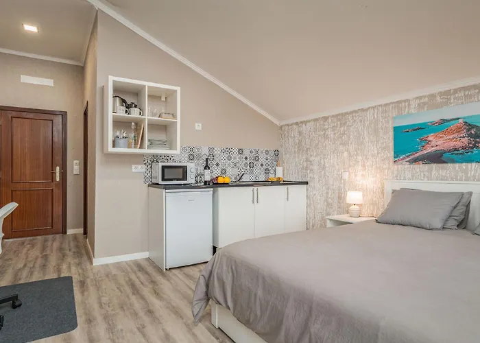 Madeira Sunrise Oda ve Kahvaltı Gaula