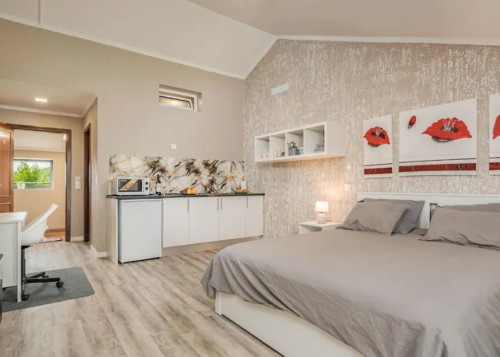 Madeira Sunrise Bed & Breakfast *